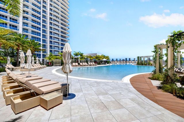 220 Lake Shore Drive 1506, Lake Park, FL 33403