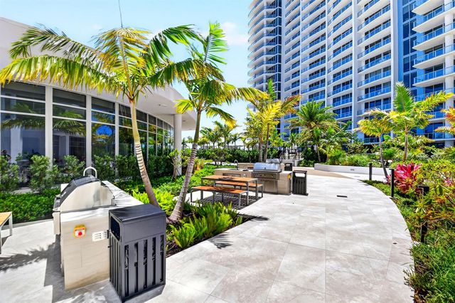 220 Lake Shore Drive 1506, Lake Park, FL 33403