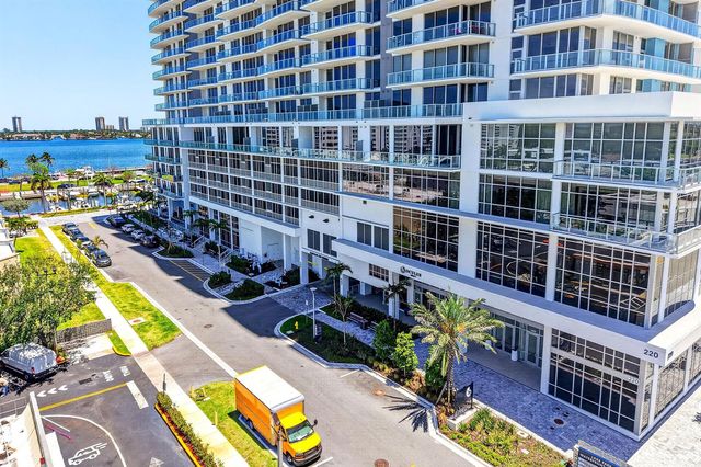 220 Lake Shore Drive 1506, Lake Park, FL 33403