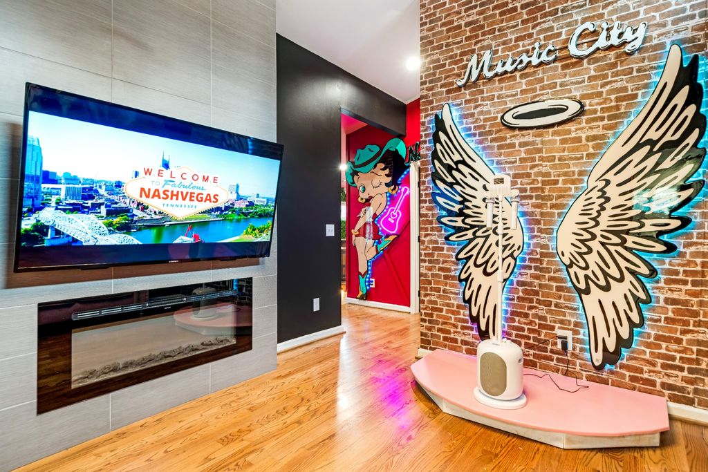 1700 14th Ave, N, Nashville, TN 37208