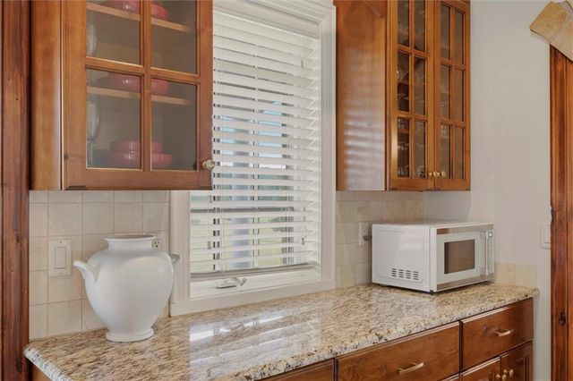 2343 N 600th Road, Edgerton, KS 66021