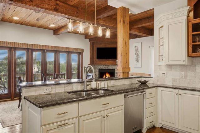 2343 N 600th Road, Edgerton, KS 66021