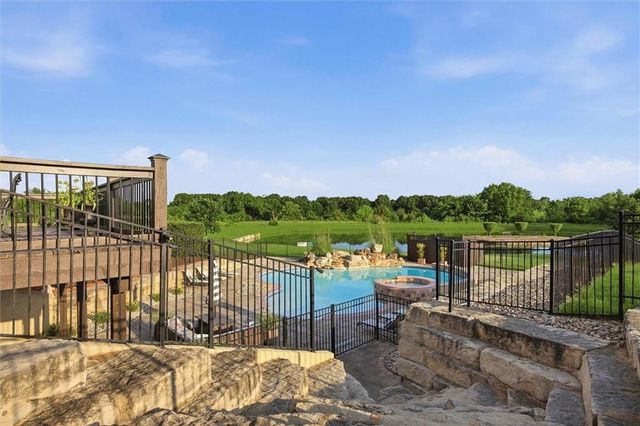 2343 N 600th Road, Edgerton, KS 66021