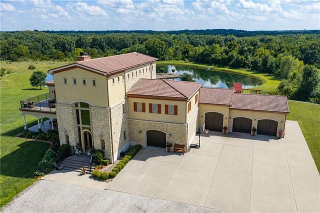 2343 N 600th Road, Edgerton, KS 66021