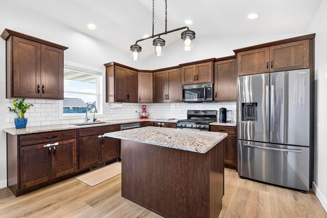 3411 E AQUAMARINE AVENUE, Appleton, WI 54913
