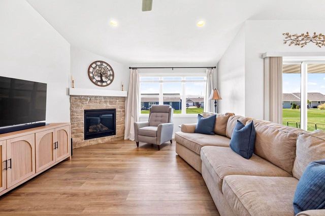 3411 E AQUAMARINE AVENUE, Appleton, WI 54913