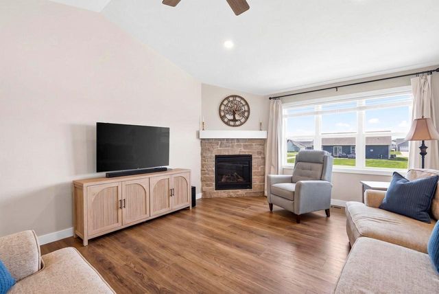 3411 E AQUAMARINE AVENUE, Appleton, WI 54913
