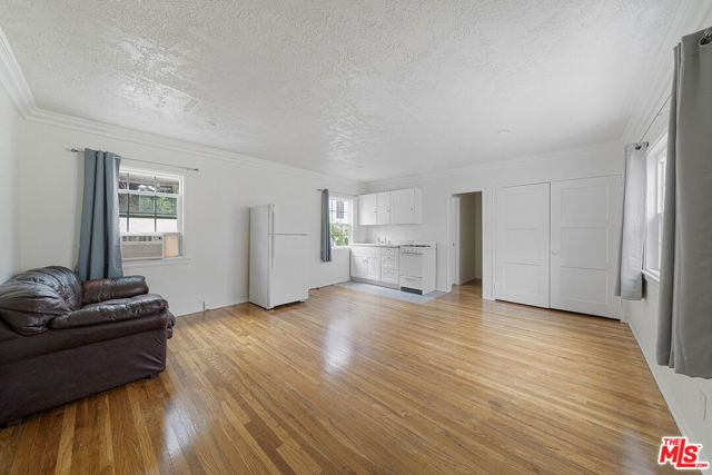 1238 S Beverly Glen Boulevard 14, Los Angeles, CA 90024