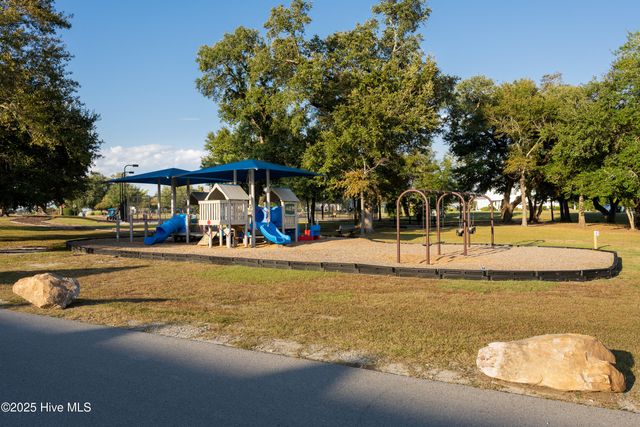 155 Everett Park Trail, Holly Ridge, NC 28445