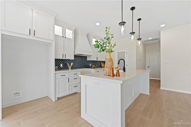 8030 N 50th Lane, Mcallen, TX 78504