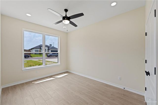 8030 N 50th Lane, Mcallen, TX 78504