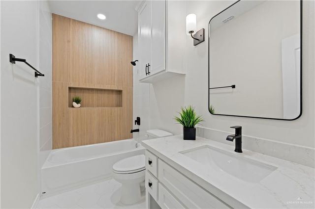 8030 N 50th Lane, Mcallen, TX 78504