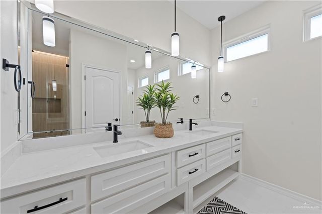 8030 N 50th Lane, Mcallen, TX 78504