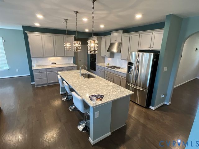 10137 Cameron Ridge Dr, Ashland, VA 23005