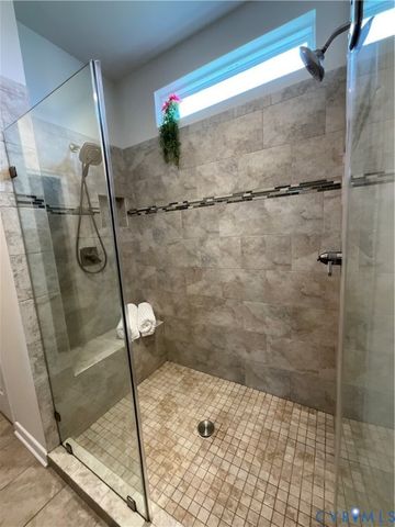 10137 Cameron Ridge Dr, Ashland, VA 23005
