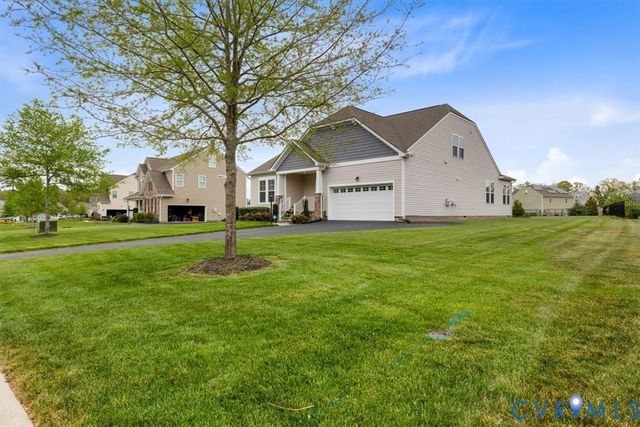 10137 Cameron Ridge Dr, Ashland, VA 23005