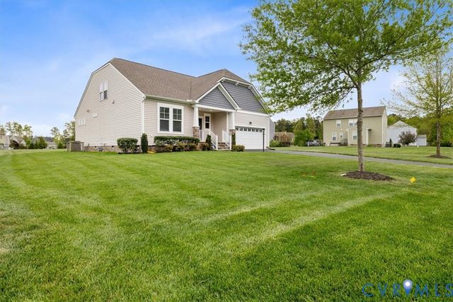 10137 Cameron Ridge Dr, Ashland, VA 23005