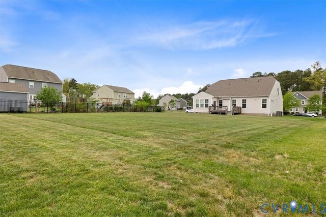 10137 Cameron Ridge Dr, Ashland, VA 23005