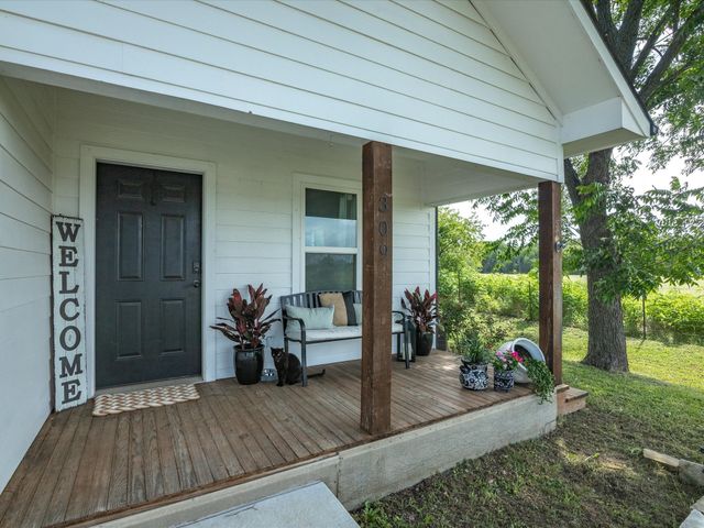 309 E 3rd Street, Maypearl, TX 76064