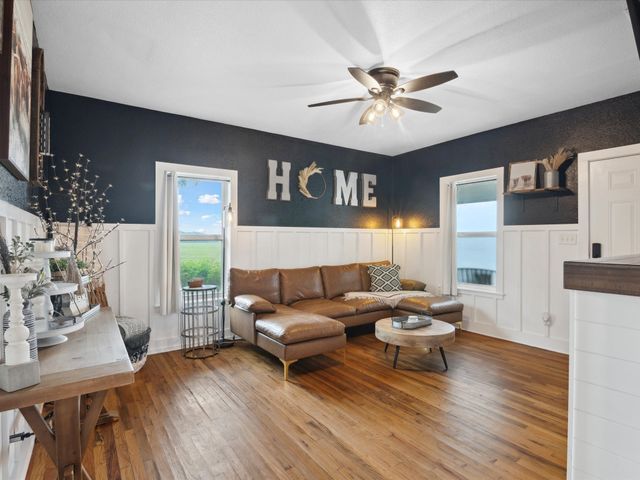 309 E 3rd Street, Maypearl, TX 76064