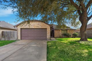 7011 Lost Thicket Drive, Houston, TX 77085