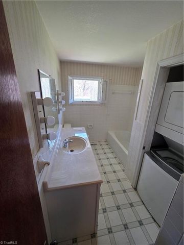 2797 Harper Road, Clemmons, NC 27012