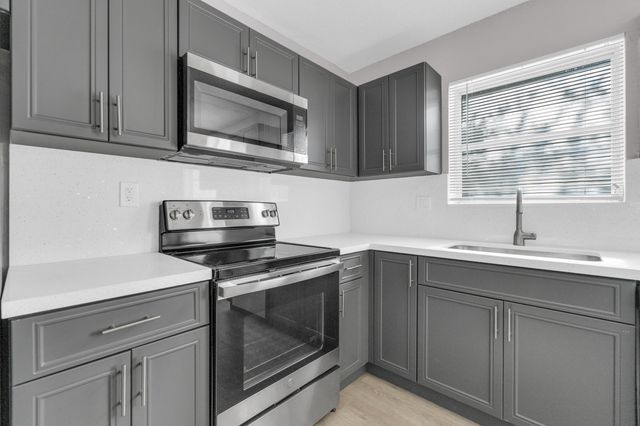 3240 Sheridan Lane 117, Hollywood, FL 33021