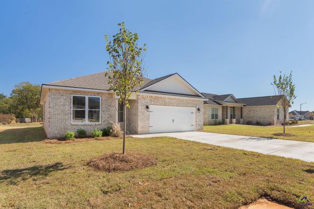 103 Hunt's Landing Drive, Kathleen, GA 31047