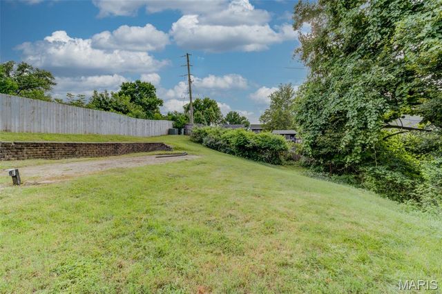 1937 Rule Avenue, Maryland Heights, MO 63043