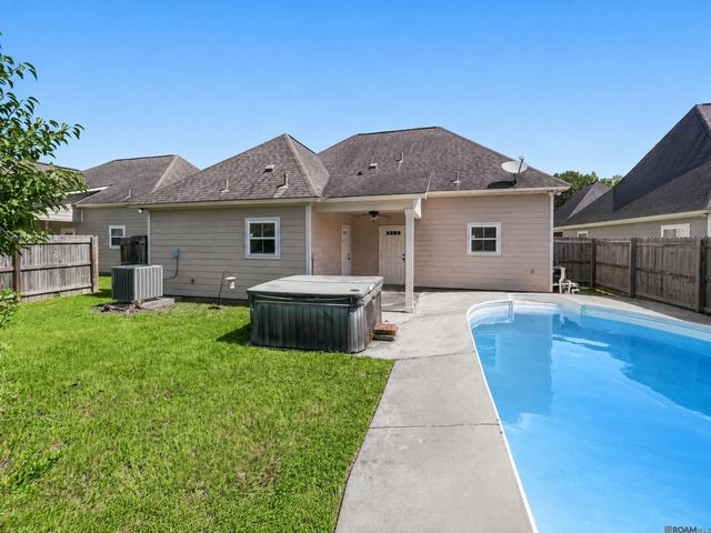8618 Forest Glen Ave, Baton Rouge, LA 70812