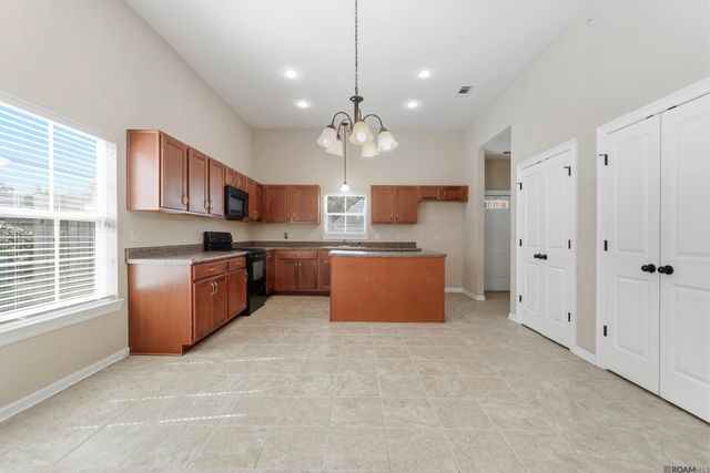 8618 Forest Glen Ave, Baton Rouge, LA 70812
