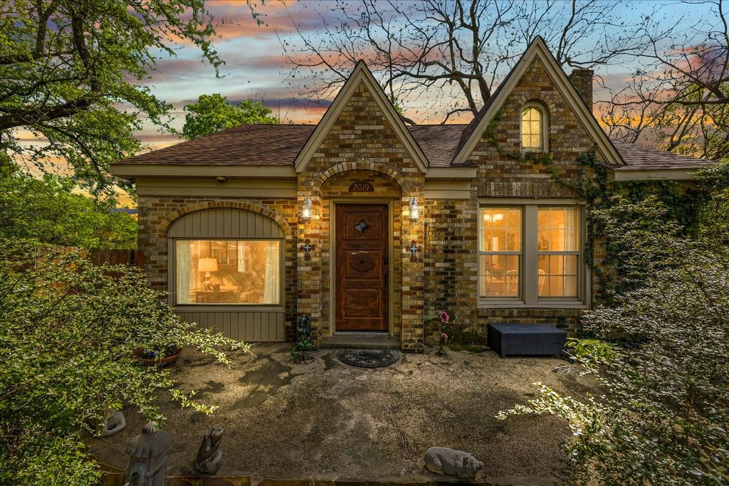 2019 Oneal Street, Greenville, TX 75401