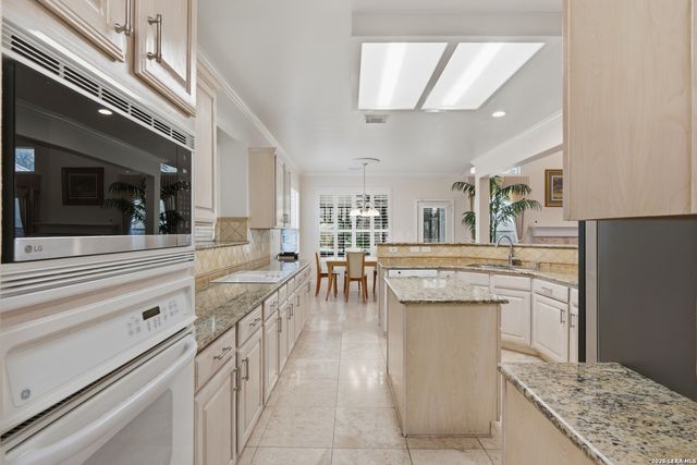 2606 Leakey, San Antonio, TX 78251