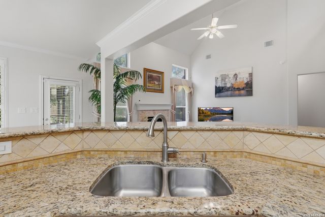 2606 Leakey, San Antonio, TX 78251