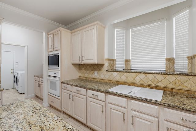 2606 Leakey, San Antonio, TX 78251