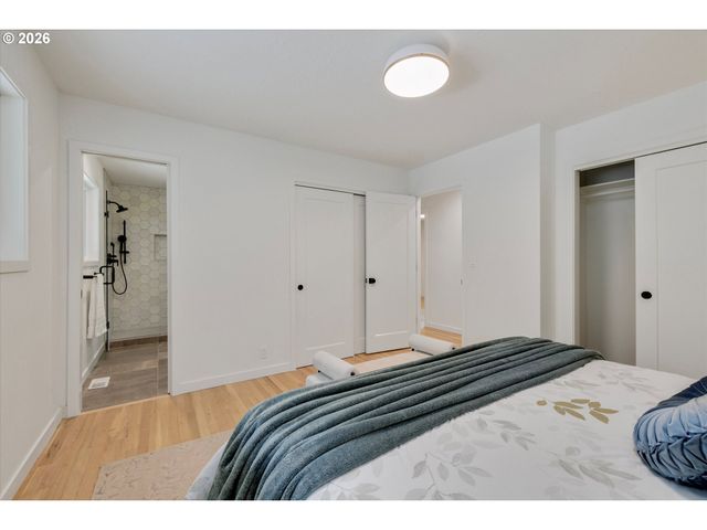 8560 Sw GAYLE Ln, Portland, OR 97225