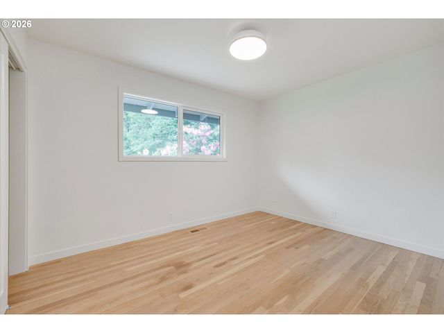8560 Sw GAYLE Ln, Portland, OR 97225