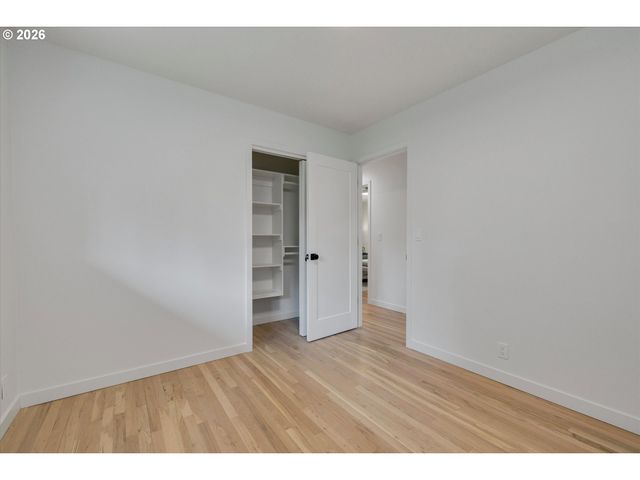 8560 Sw GAYLE Ln, Portland, OR 97225