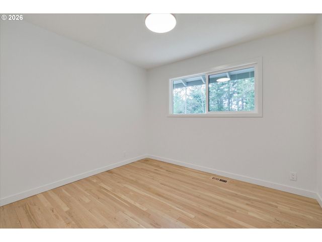 8560 Sw GAYLE Ln, Portland, OR 97225