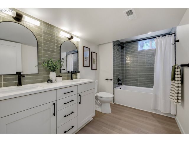 8560 Sw GAYLE Ln, Portland, OR 97225