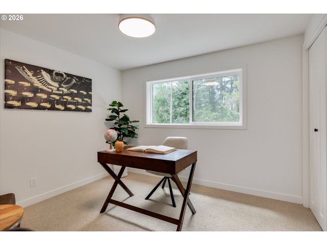 8560 Sw GAYLE Ln, Portland, OR 97225