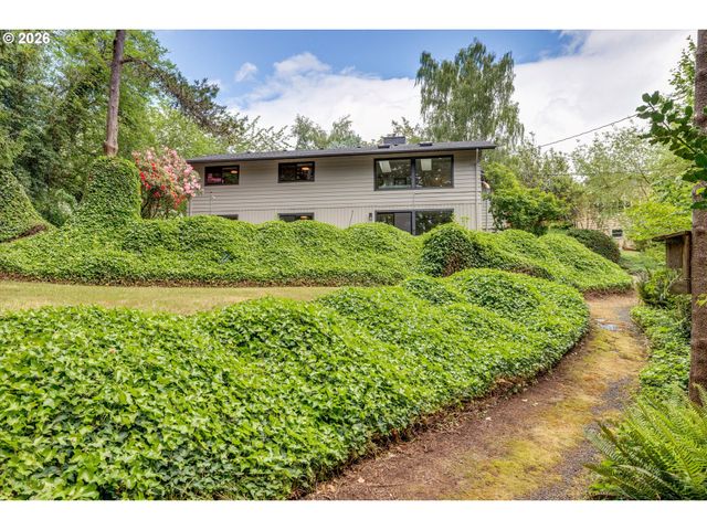 8560 Sw GAYLE Ln, Portland, OR 97225