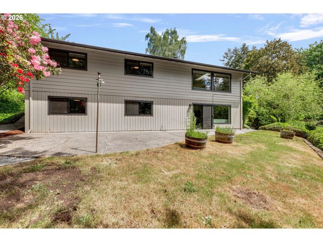 8560 Sw GAYLE Ln, Portland, OR 97225