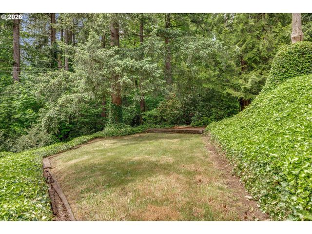 8560 Sw GAYLE Ln, Portland, OR 97225