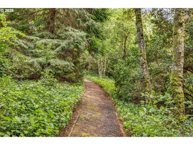 8560 Sw GAYLE Ln, Portland, OR 97225