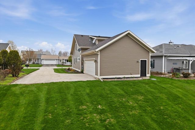 465 Pickett STREET, Plymouth, WI 53073