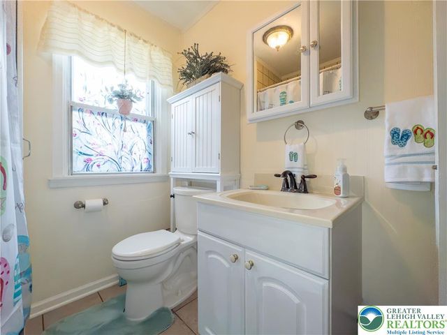 522 East Main Street, Bath Boro, PA 18014