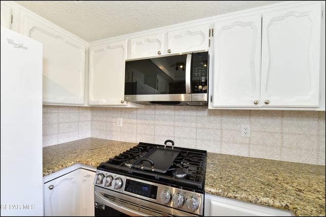 5852 MIRA SERENA Drive, El Paso, TX 79912