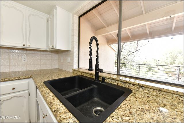 5852 MIRA SERENA Drive, El Paso, TX 79912