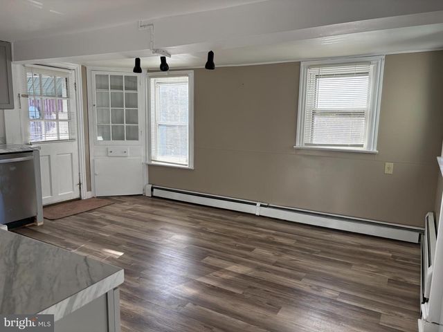 2084A FARMINGTON AVE, Boyertown, PA 19512